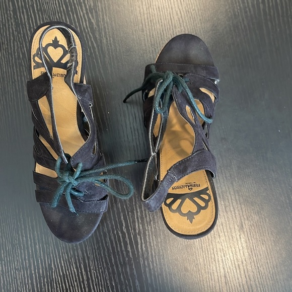 Fergalicious Wedges - Picture 2 of 3